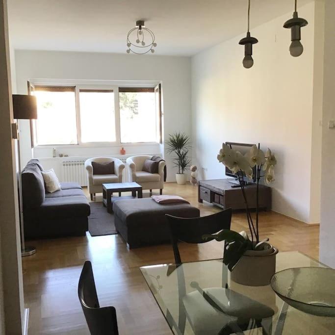 Spacious 3Br/2Bt Apartment With A/C In City Center زغرب المظهر الخارجي الصورة